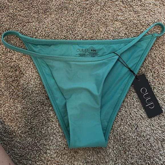 NWT CUUP string bikini bottom size 3/medium - Picture 1 of 2